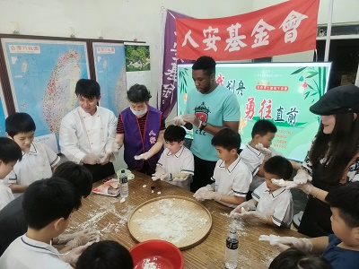 團圓鼎烹煮媽媽的甜滋味　伴寒士過母親節1